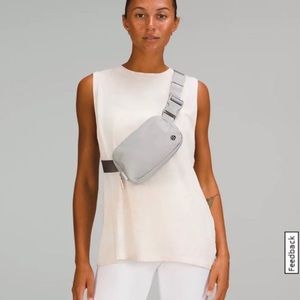 Lululemon Everywhere Belt Bag-Silver Drop